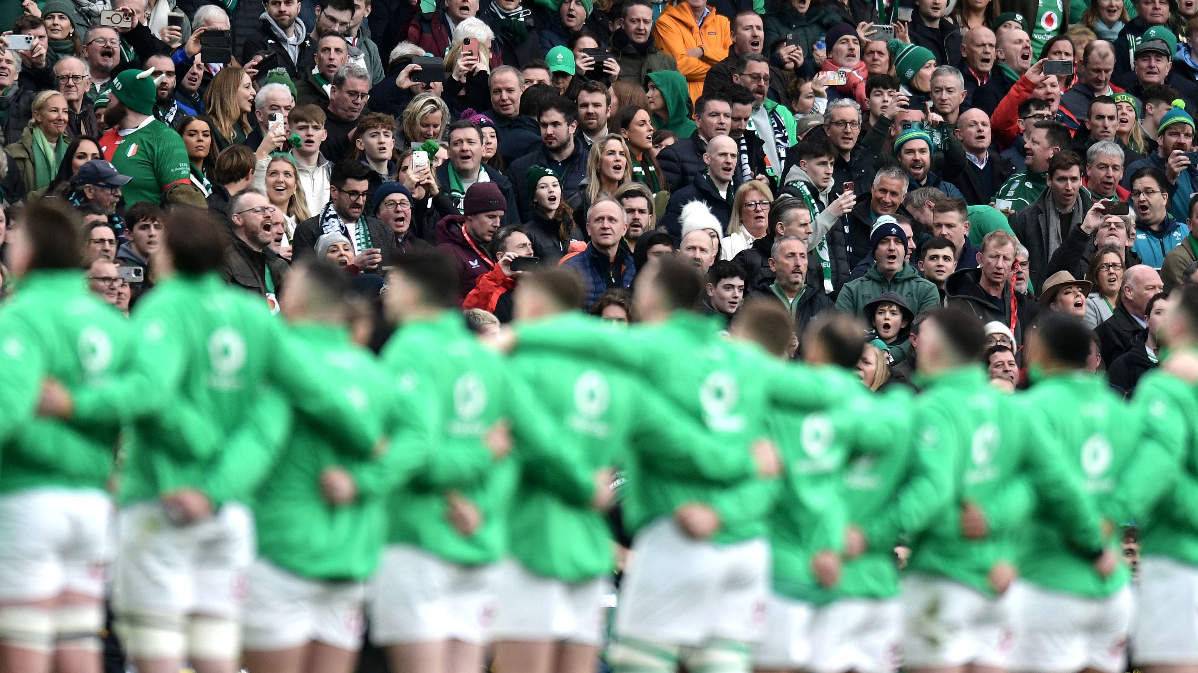 英超第7輪熱刺2-1布萊頓 貝爾替補上場打進回歸首球.