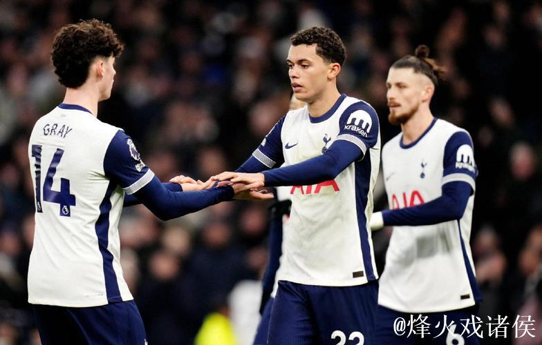 阿奇-格雷:巴黎是一支顶级球队,我们也能从中 阿奇-格雷:巴黎是一支顶级球队,我们也能从中