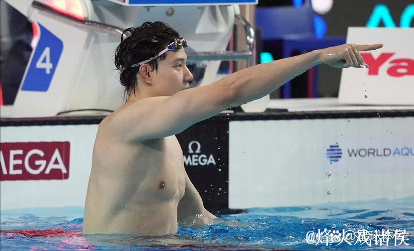 游泳世锦赛：覃海洋勇夺男子50米蛙泳季军